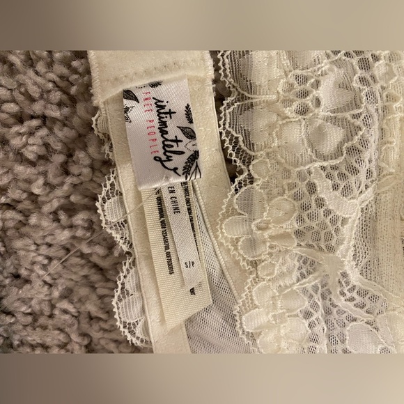 Free People lace halter bralette - ivory - Picture 2 of 4